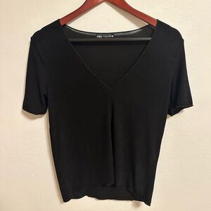 Zara Women’s Black Short Sleeve V-Neck Top Tee Size Small